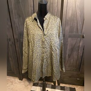 Brina & Em Green leopard button up 2X